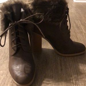 Faux fur Brown booties